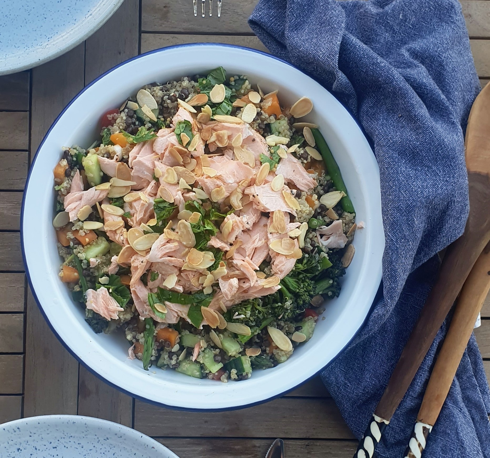 Flaked salmon & quinoa summer salad