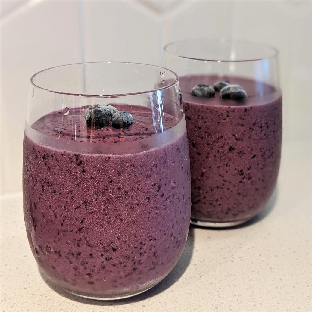 Anti-Inflammatory Blueberry, Chia & Cinnamon Smoothie